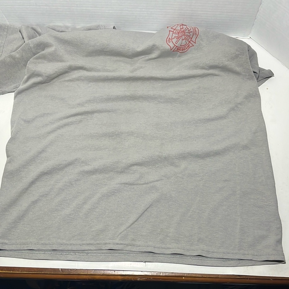 Gildan Gray Short Sleeve Tee Classic Crew Neck - Picture 6 of 9